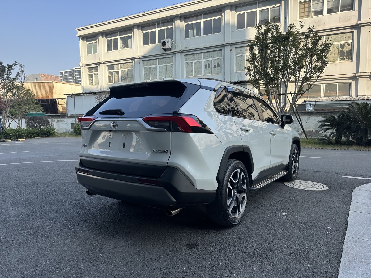 豐田 RAV4  2019款 榮放 2.0L CVT兩驅(qū)先鋒版圖片