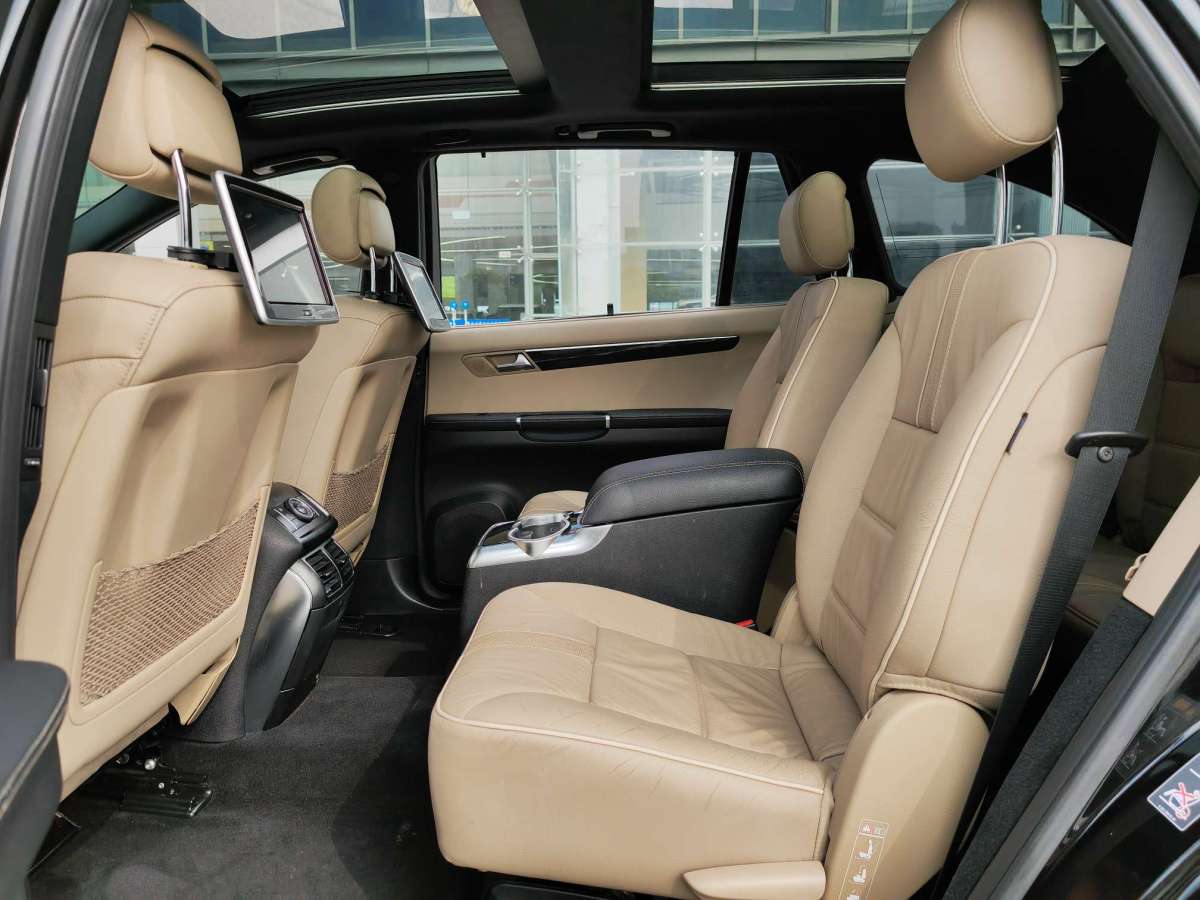2015年9月奔驰 奔驰R级  2014款 R 320 4MATIC 商务型
