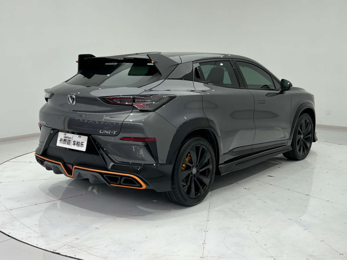 長(zhǎng)安 UNI-T  2022款 1.5T 尊貴型圖片