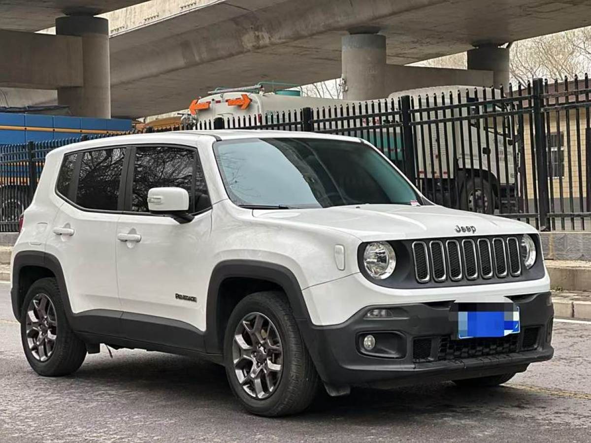 Jeep 自由俠  2018款 互聯(lián)大屏版 180TS 自動(dòng)動(dòng)能版+圖片