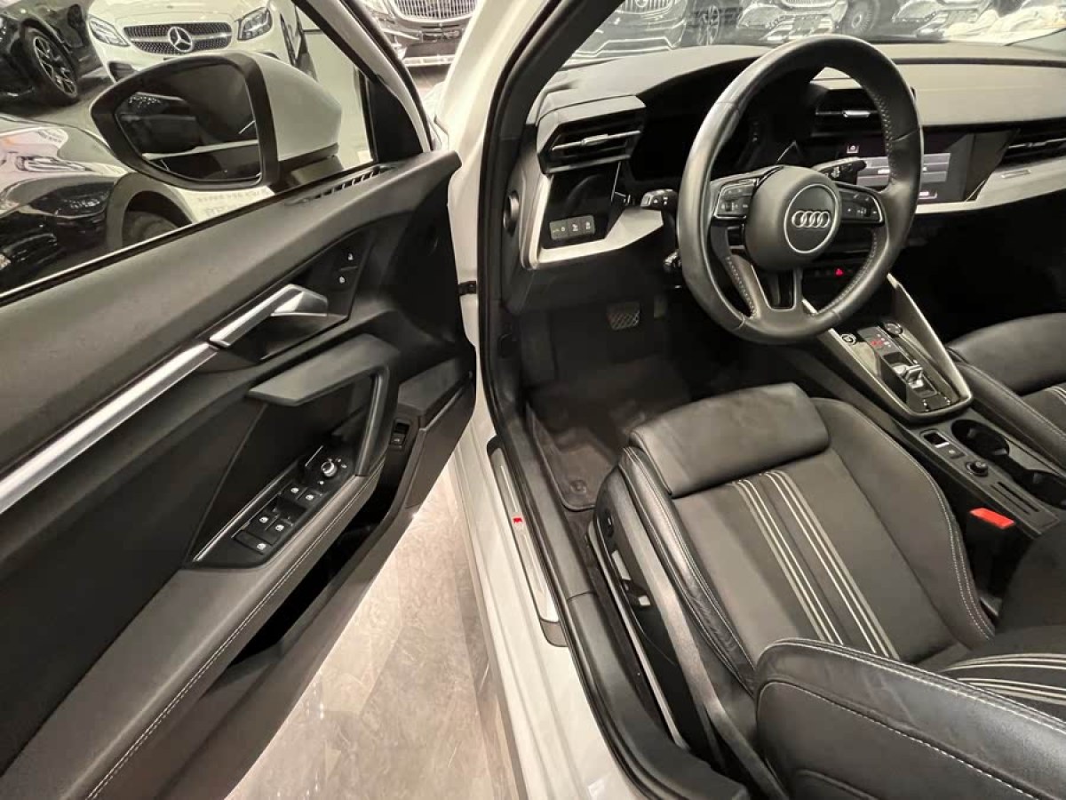 奧迪 奧迪A3  2021款 Sportback 35 TFSI 時(shí)尚運(yùn)動(dòng)型圖片