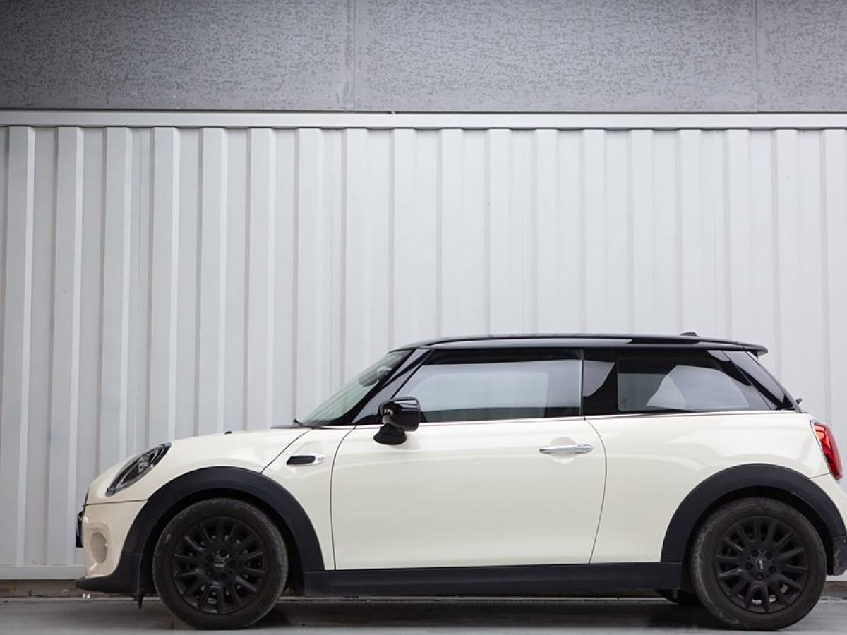 MINI MINI  2020款 1.5T COOPER 經(jīng)典派圖片