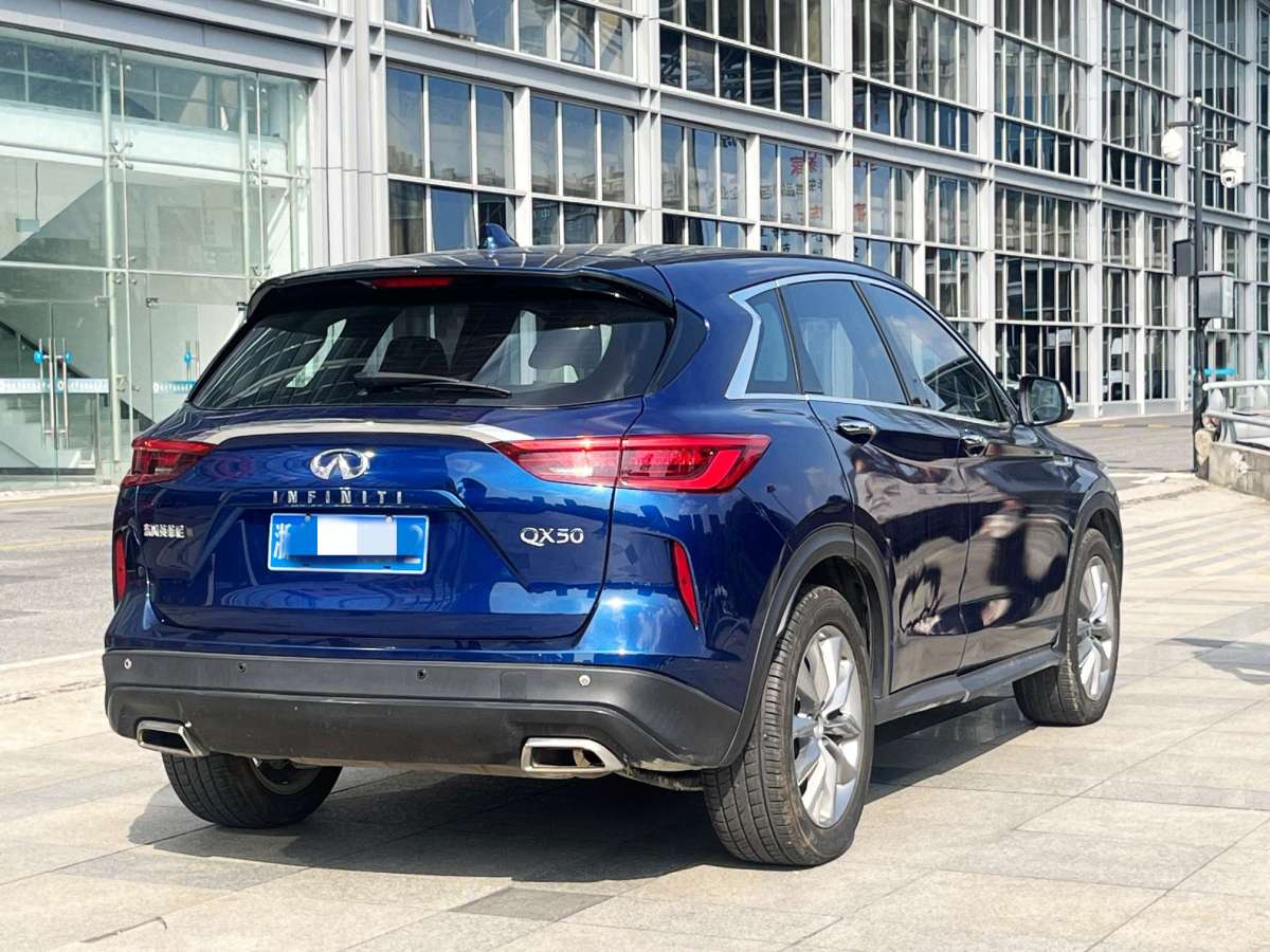 英菲尼迪 QX50  2020款 改款 2.0T 兩驅(qū)菁英版圖片