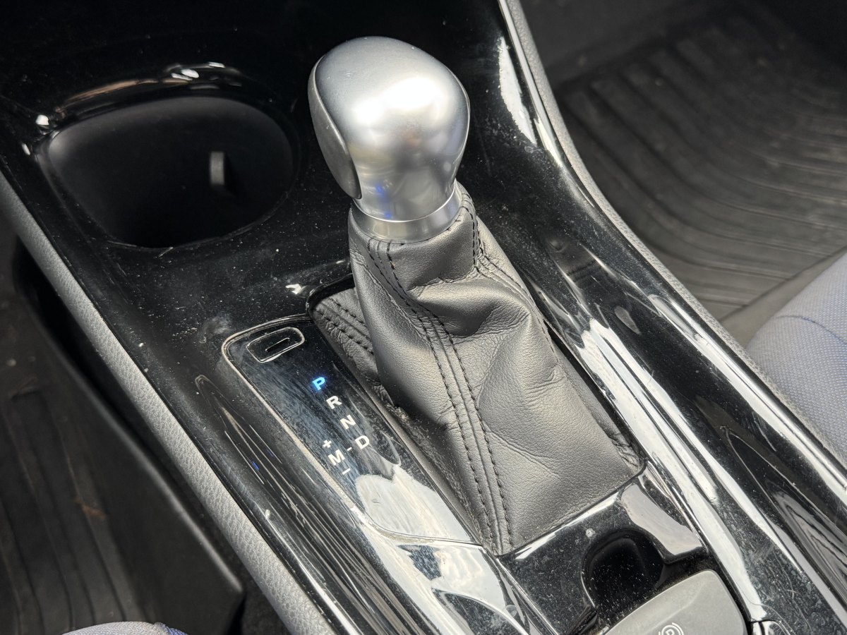 豐田 C-HR  2018款 2.0L 領(lǐng)先版 國V圖片