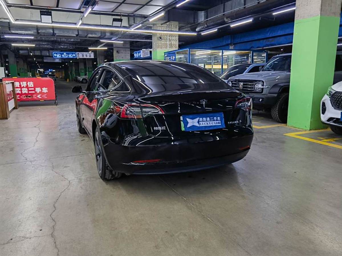 特斯拉 Model 3  2021款 改款 標(biāo)準(zhǔn)續(xù)航后驅(qū)升級(jí)版圖片