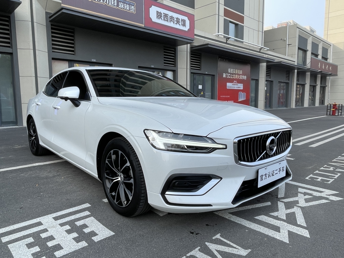 沃爾沃 S60L  2022款 B4 智逸豪華版圖片