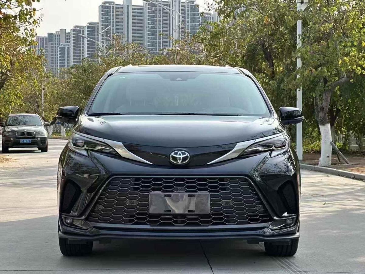 豐田 凱美瑞  2025款 雙擎 2.0HG 光輝版圖片