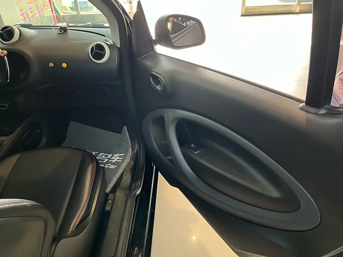 smart fortwo  2015款 1.0L 52千瓦硬頂靈動(dòng)版圖片