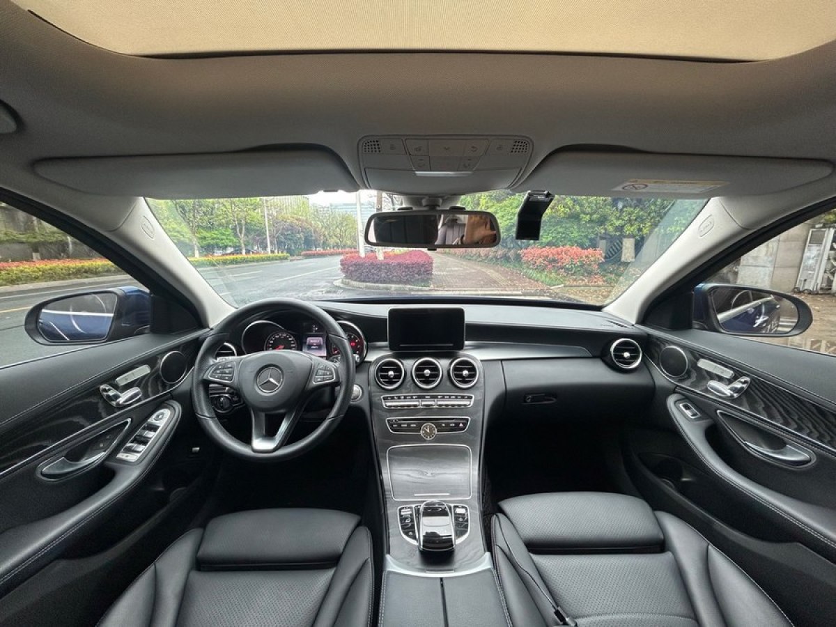 2018年7月奔驰 奔驰C级  2018款 C 200 L 运动版