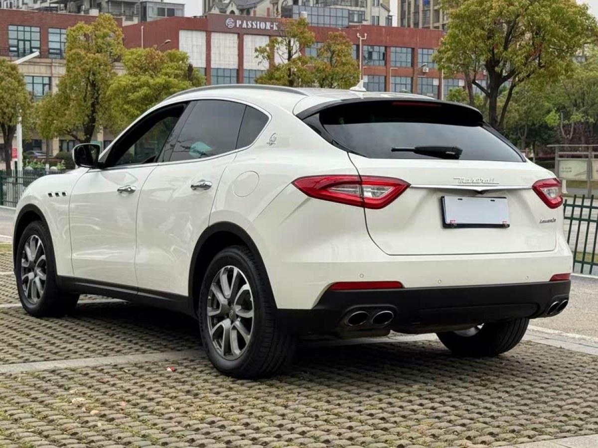 瑪莎拉蒂 Levante  2019款 3.0T 350Hp 標(biāo)準(zhǔn)版 國VI圖片