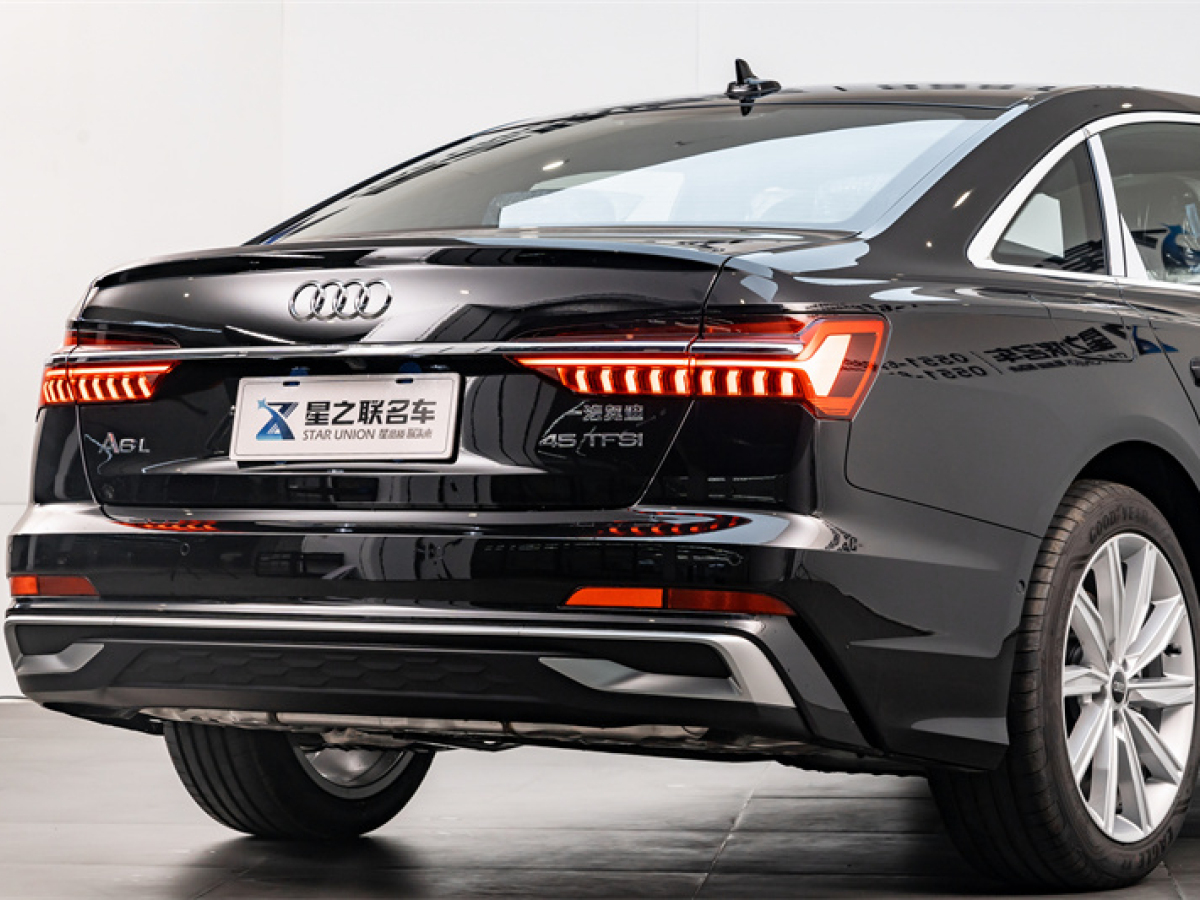 奧迪 奧迪A6L  2024款 45 TFSI 臻選動感型圖片