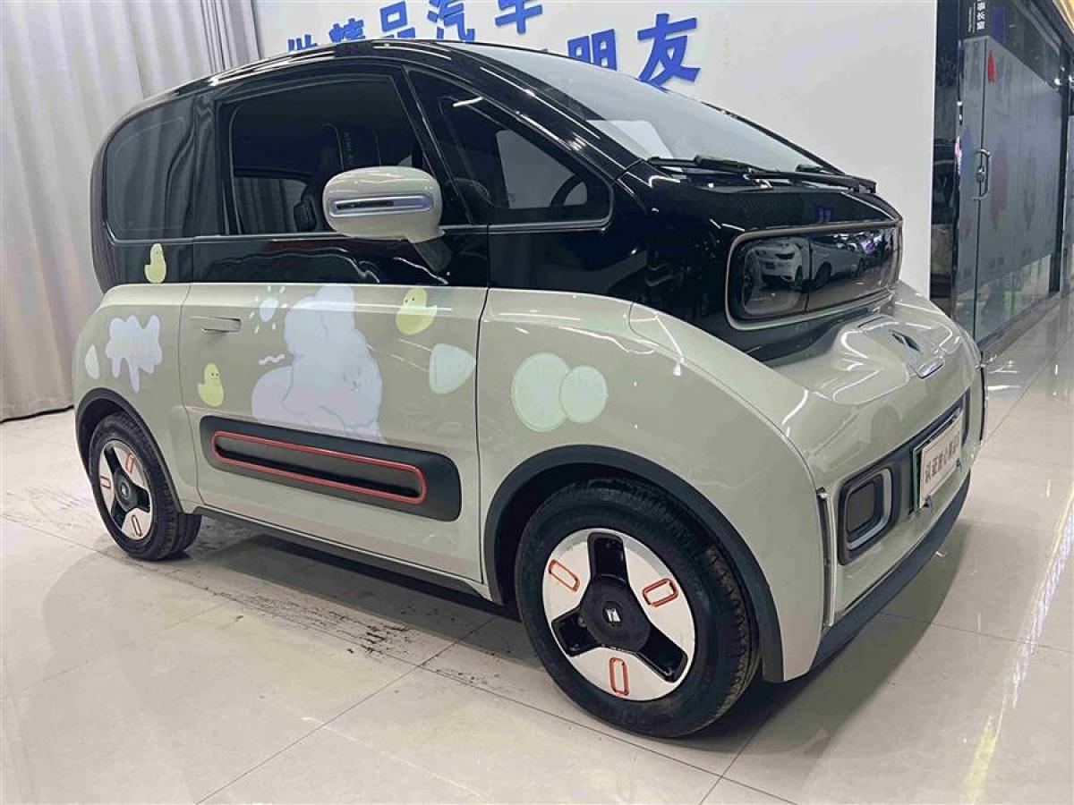 寶駿 寶駿KiWi EV  2022款 藝術(shù)家輕享版 三元鋰圖片