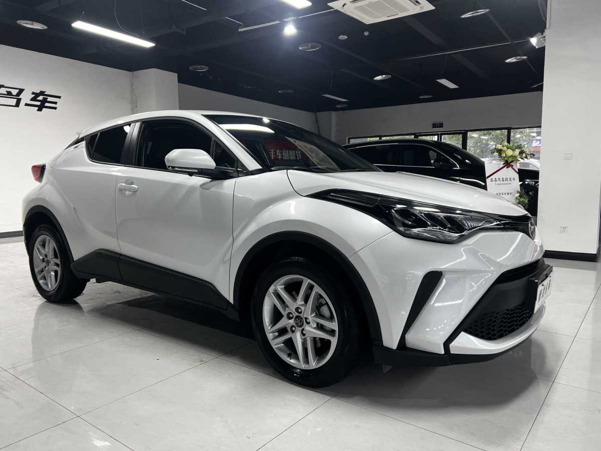 豐田 C-HR  2023款 2.0L 領(lǐng)先版圖片