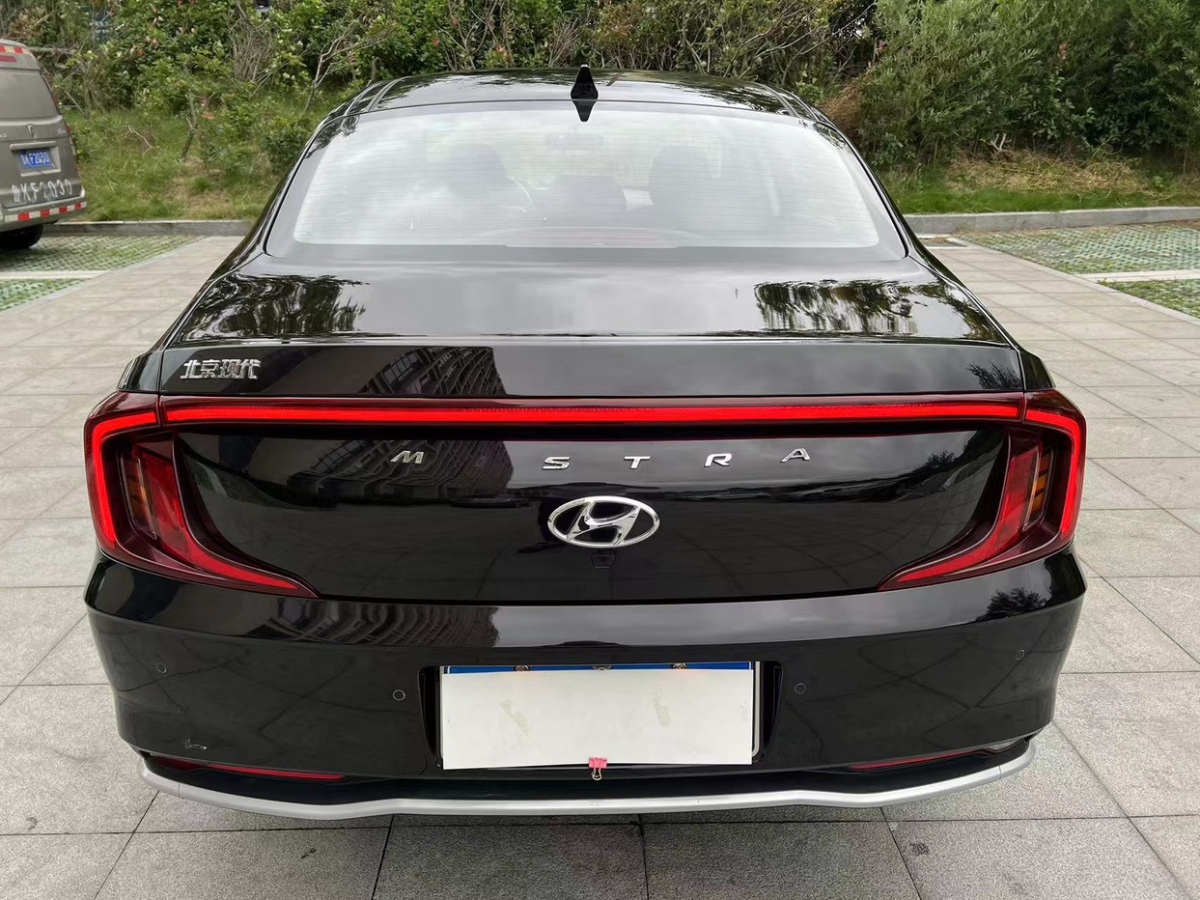 現(xiàn)代 名圖  2021款 1.8L CVT尊貴版LUX圖片