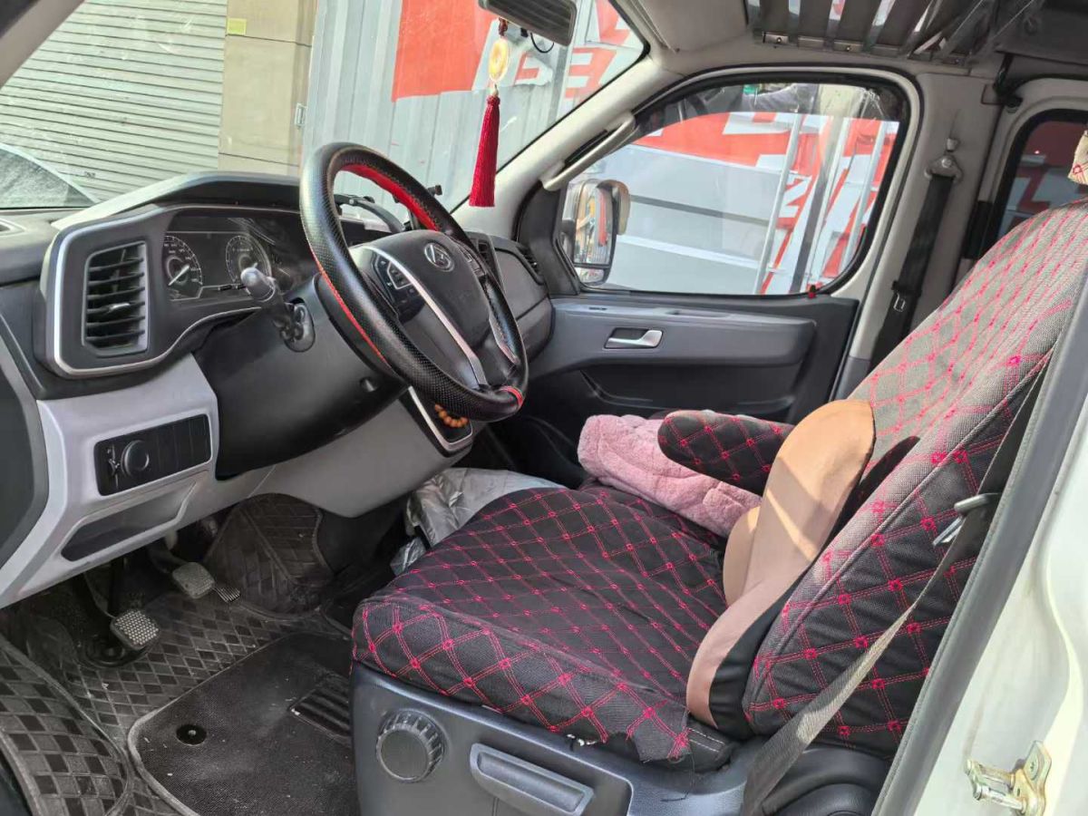上汽大通 V80新能源  2023款 EV80 PLUS 多功能乘用車圖片