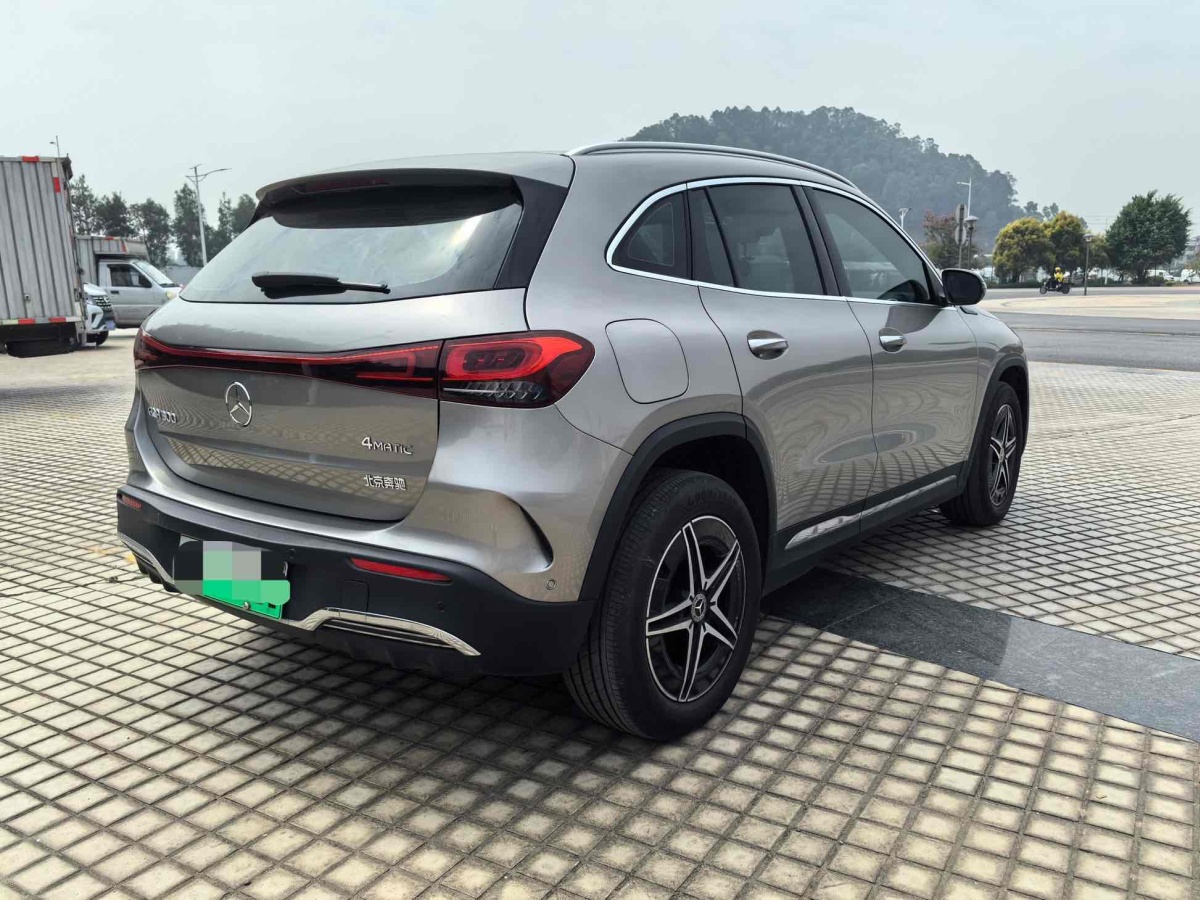 2022年4月奔馳 奔馳EQA  2022款 EQA 300 4MATIC 首發(fā)特別版