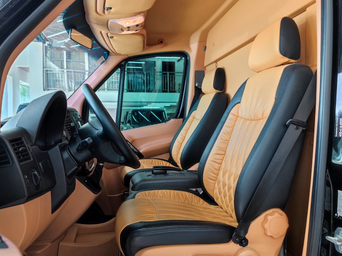 奔驰 奔驰Sprinter 奔驰 Sprinter 2017款 3.5L 豪华订制版图片