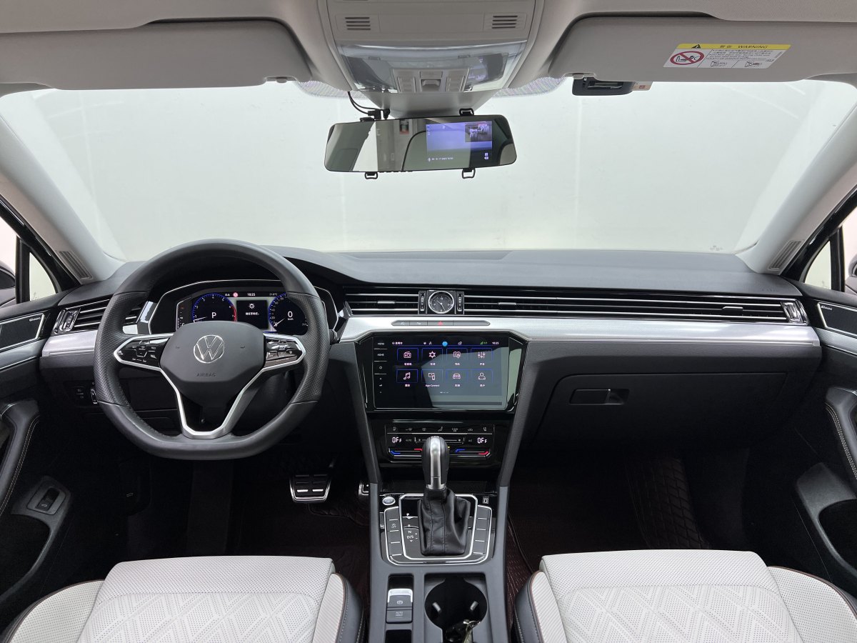 大眾 邁騰  2023款 200萬(wàn)輛紀(jì)念版 380TSI DSG旗艦型圖片