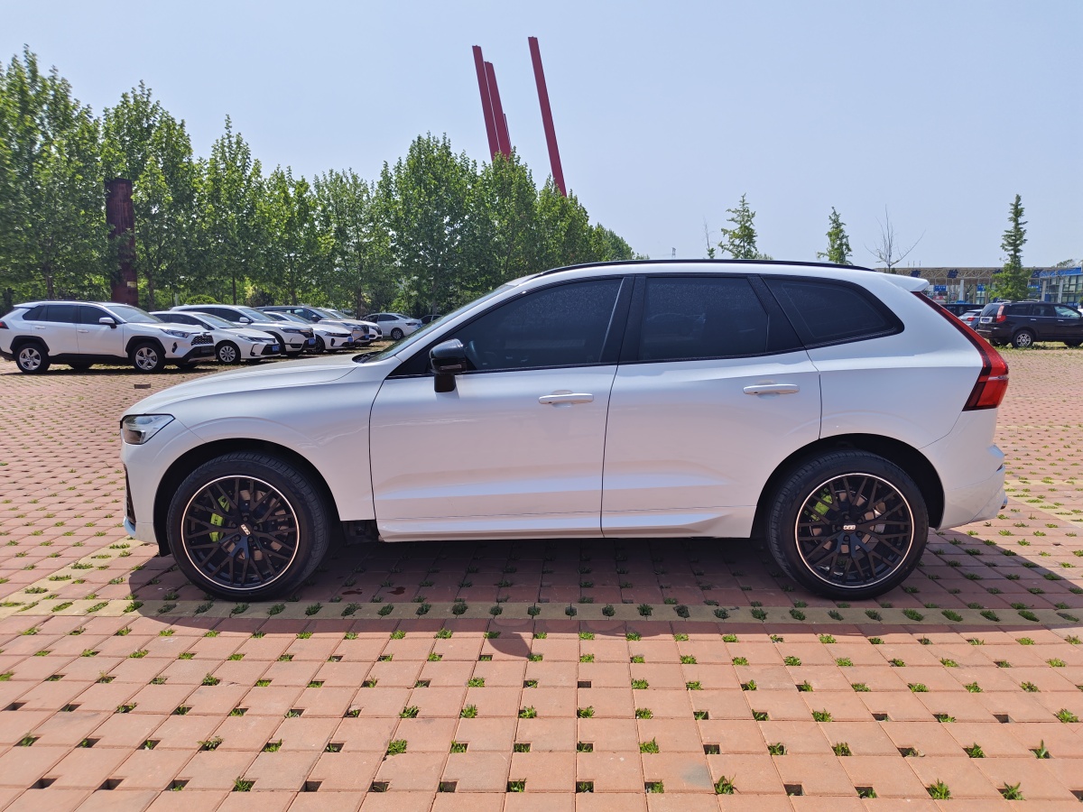 2022年1月沃爾沃 XC60  2022款 B5 四驅(qū)智遠運動版