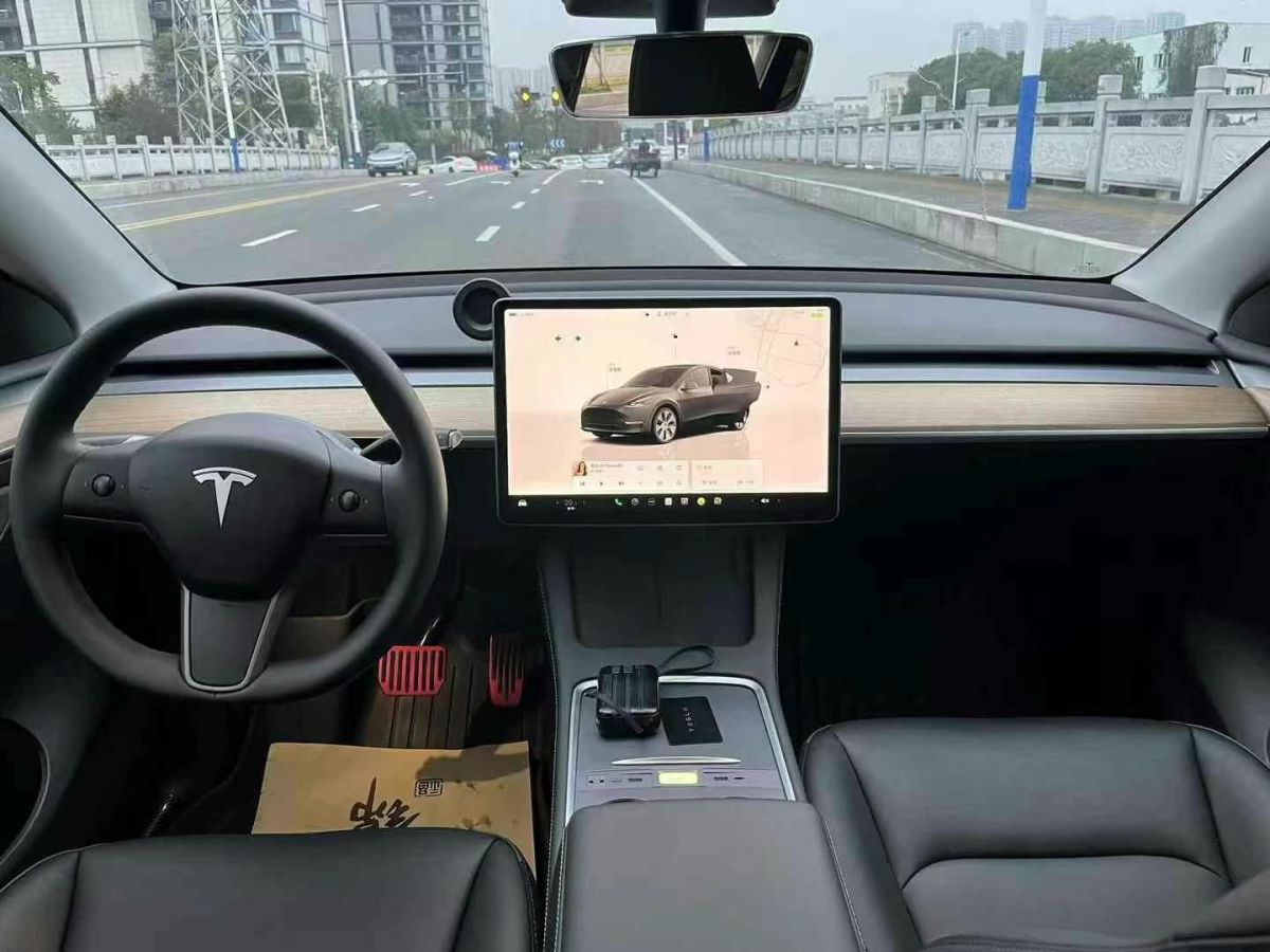 特斯拉 Model S  2023款 三電機(jī)全輪驅(qū)動(dòng) Plaid版圖片