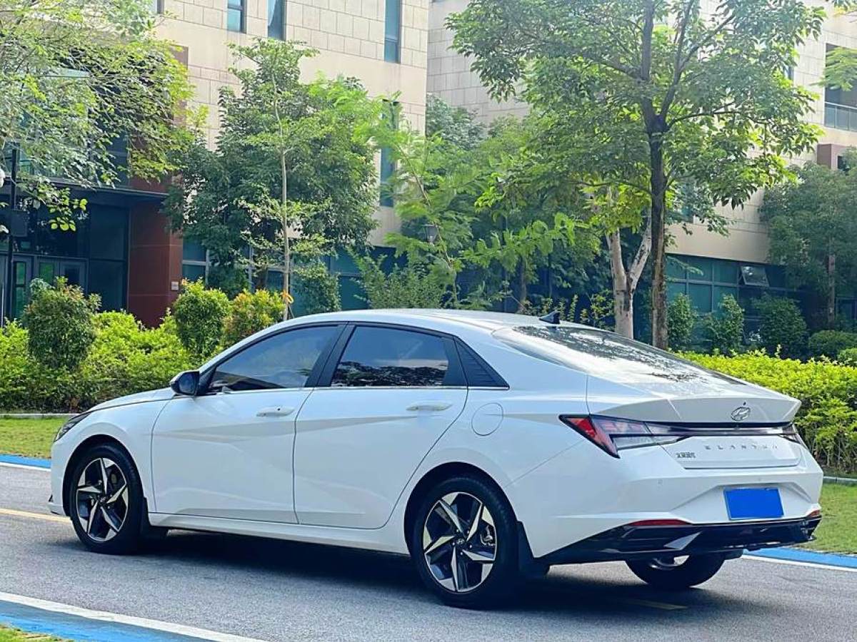 現(xiàn)代 伊蘭特  2023款 1.5L CVT LUX尊貴版圖片