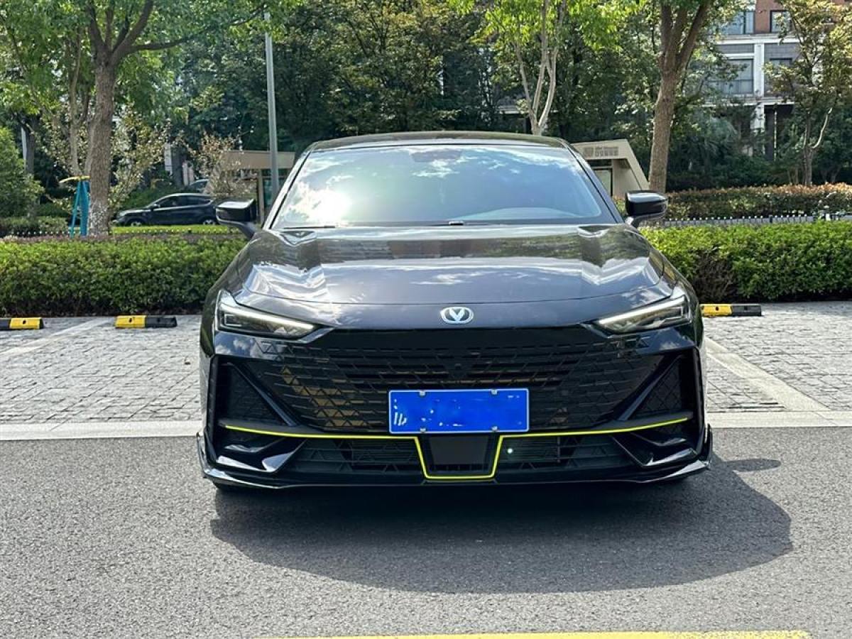 長(zhǎng)安 長(zhǎng)安UNI-V  2022款 1.5T 運(yùn)動(dòng)版圖片