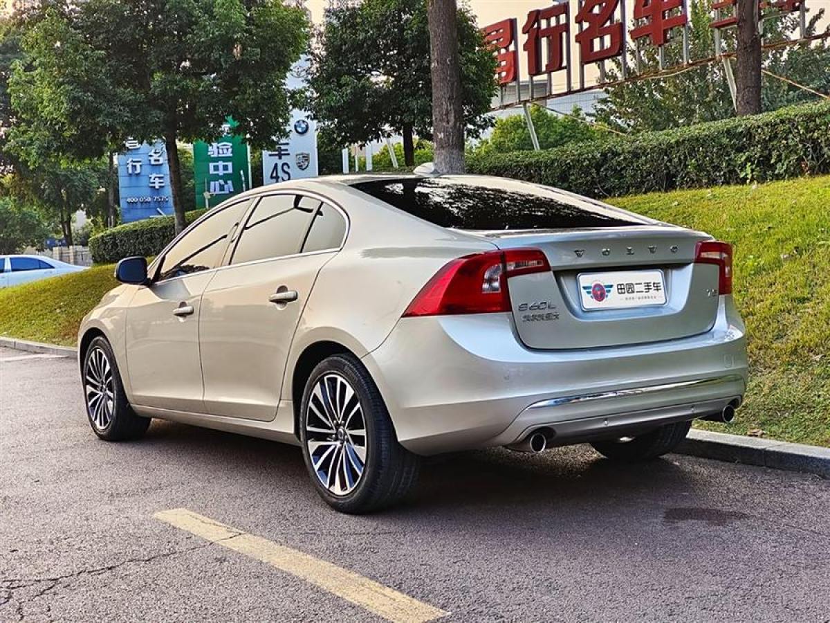 沃爾沃 S60  1448款 2.0T T5智尊版圖片