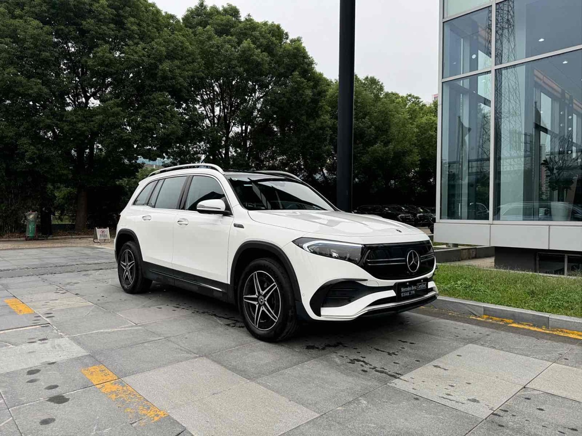 奔馳 奔馳EQB  2022款 EQB 350 4MATIC 首發(fā)特別版圖片