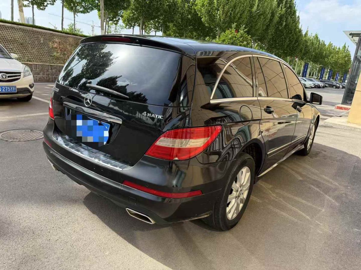 奔馳 奔馳R級(jí)  2017款 R 400 4MATIC 臻藏版圖片