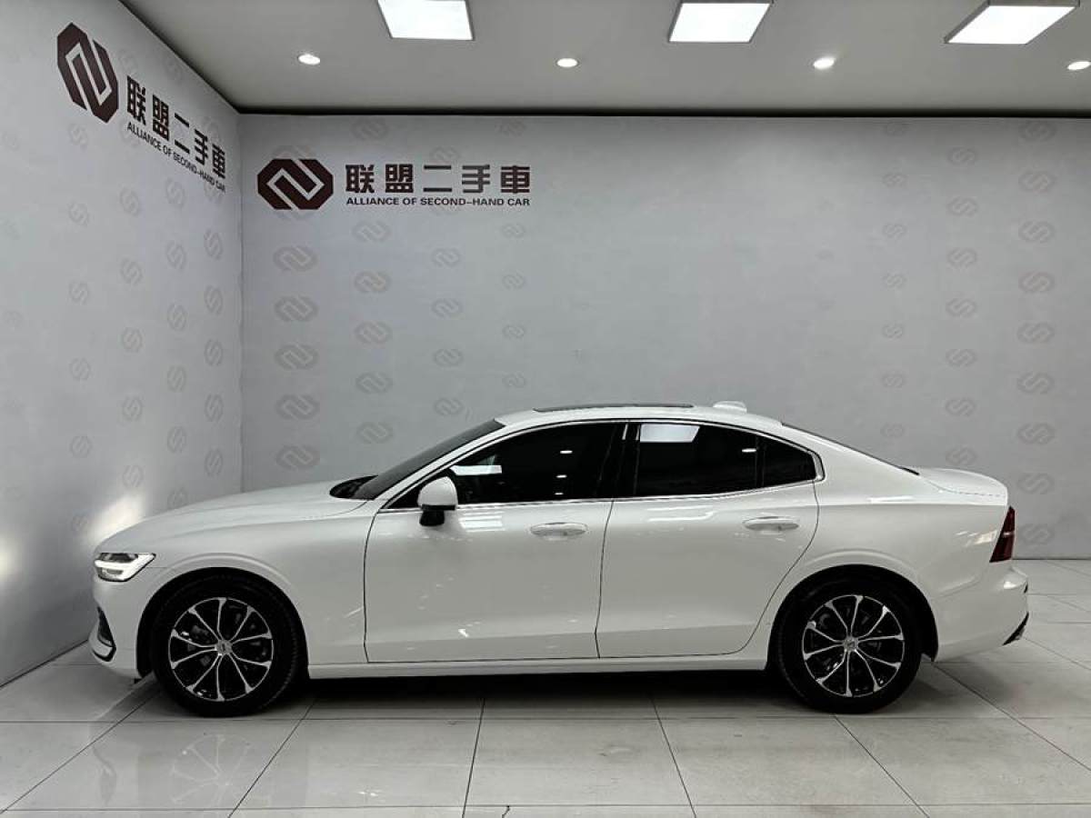 沃爾沃 S60L  2022款 B4 智逸豪華版圖片