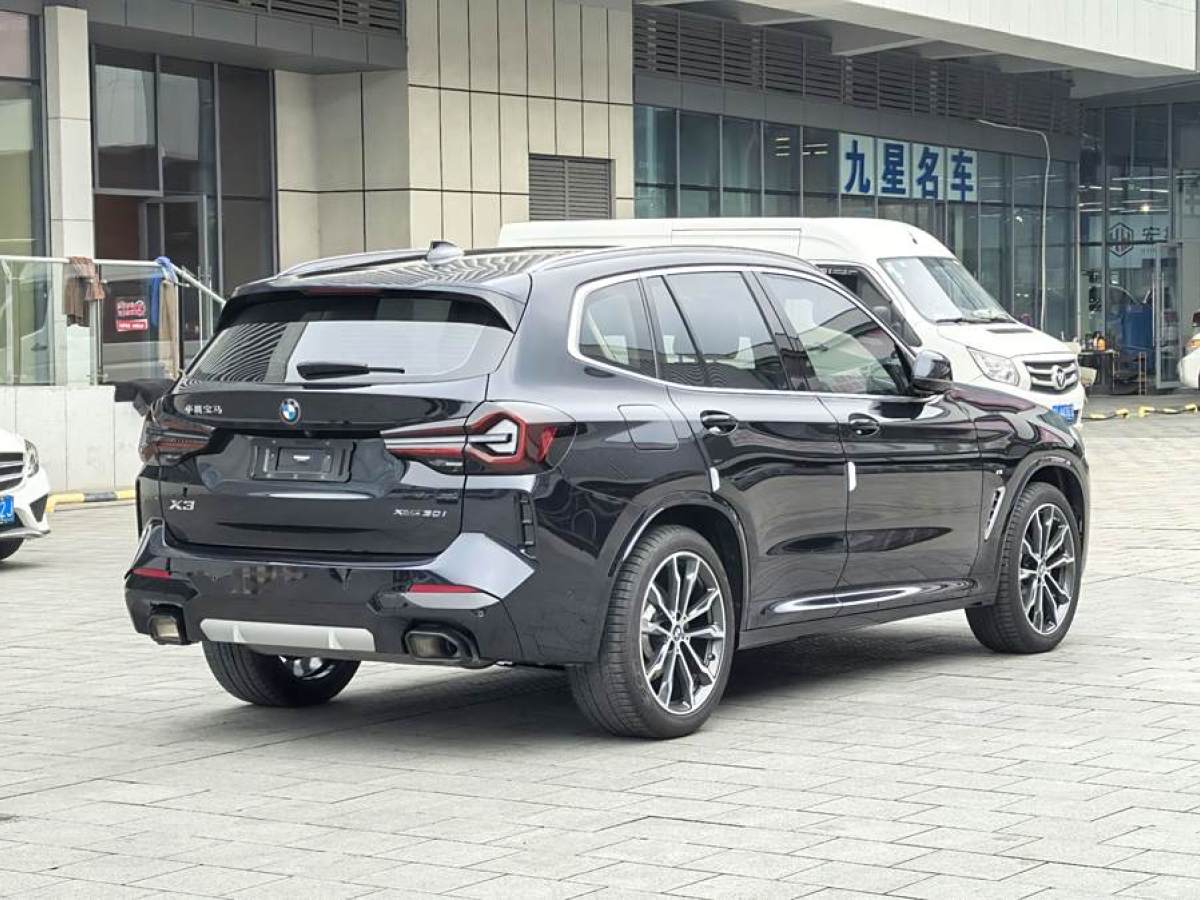 寶馬 寶馬X3  2022款 xDrive30i 領(lǐng)先型 M曜夜套裝圖片