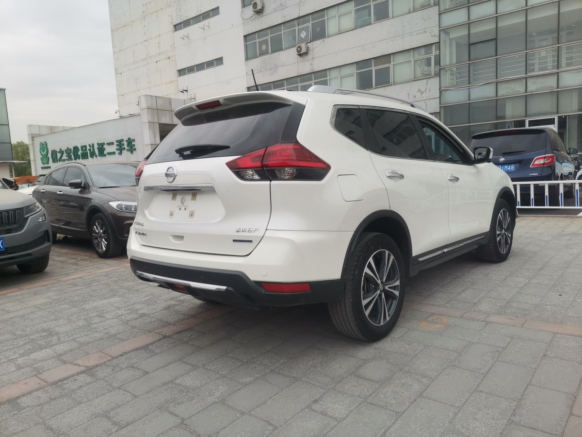 2019年7月日产 奇骏  2019款 2.5L CVT智联豪华版 4WD