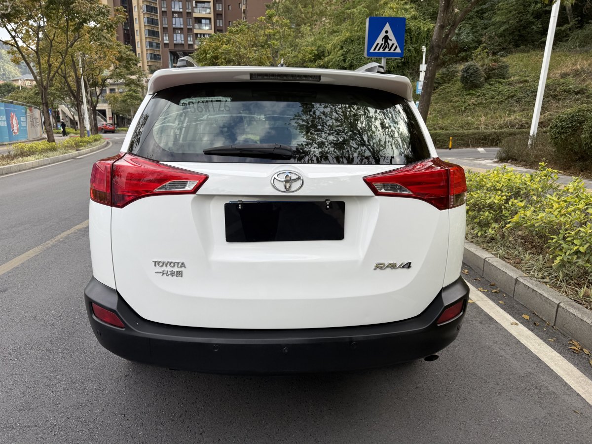 豐田 RAV4  2018款 榮放 2.0L CVT兩驅(qū)都市版圖片