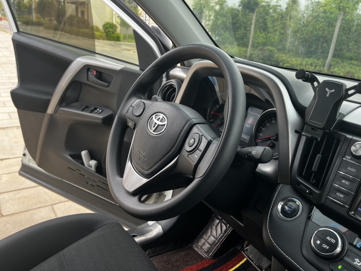 豐田 RAV4榮放  2019款 2.0L CVT兩驅(qū)風(fēng)尚X限量版 國V圖片