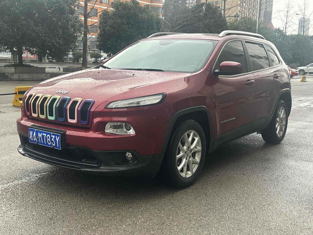 Jeep 自由光  2016款 2.0L 優(yōu)越版圖片