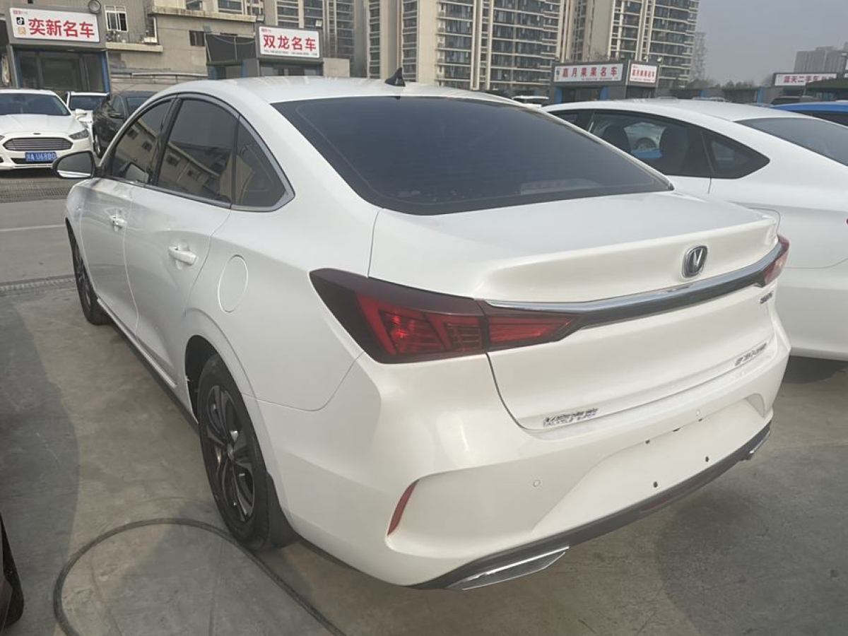 長(zhǎng)安 逸動(dòng)  2020款 PLUS 藍(lán)鯨NE 1.4T GDI DCT尊貴型圖片