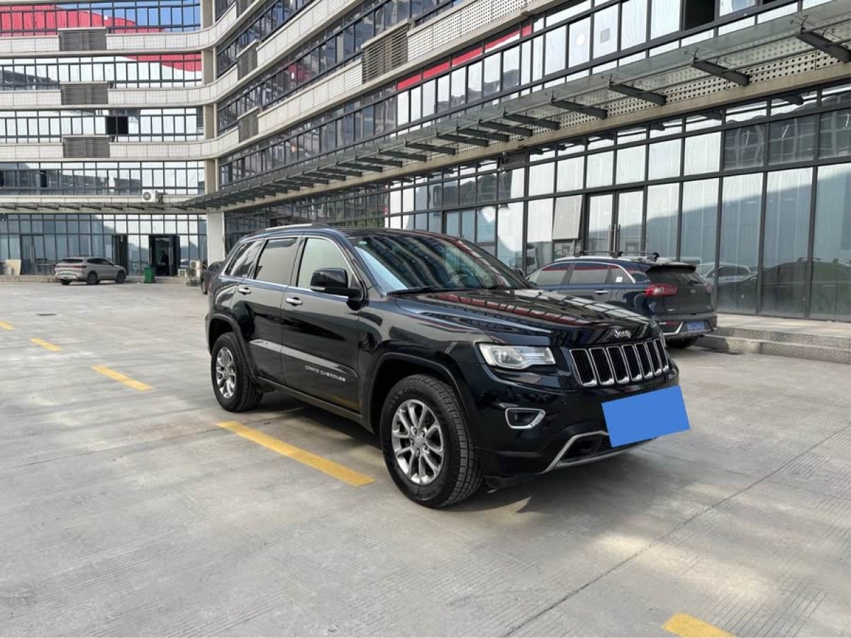 Jeep 大切諾基  2015款 3.0TD 柴油 舒享導(dǎo)航版圖片