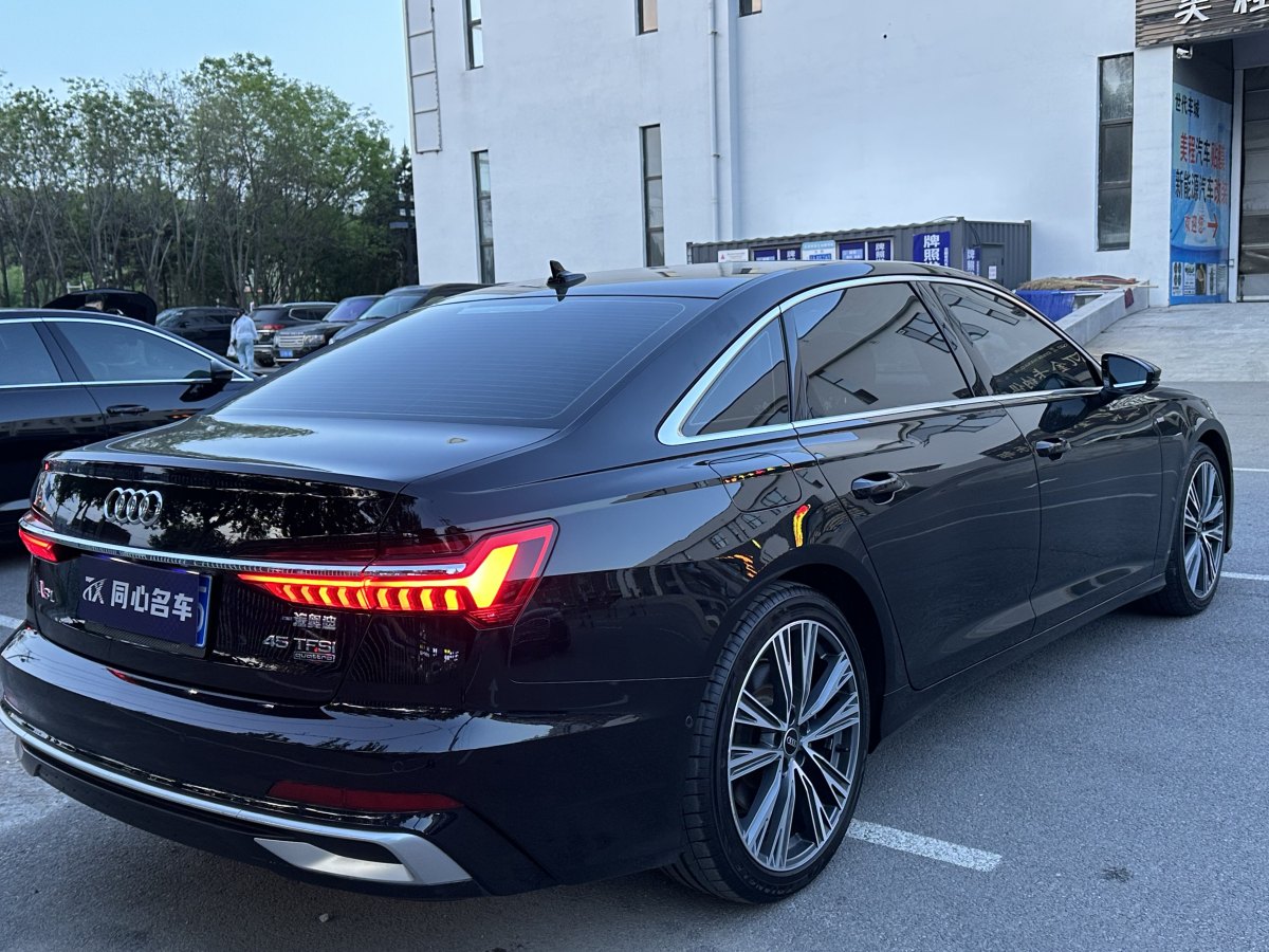 奧迪 奧迪A6L  2023款 改款 45 TFSI quattro 臻選動感型圖片