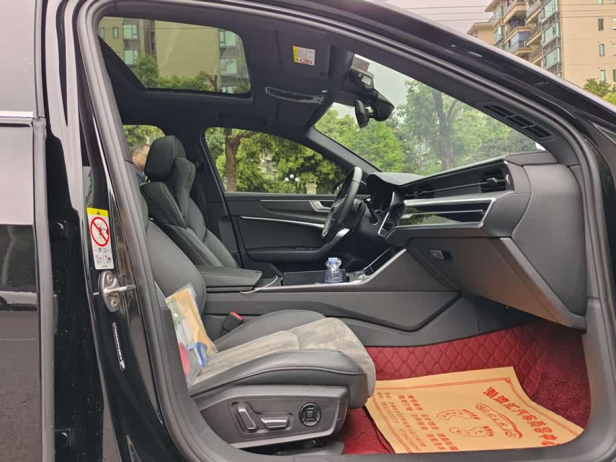 奧迪 奧迪A6L  2024款 45 TFSI quattro 尊享動(dòng)感型圖片