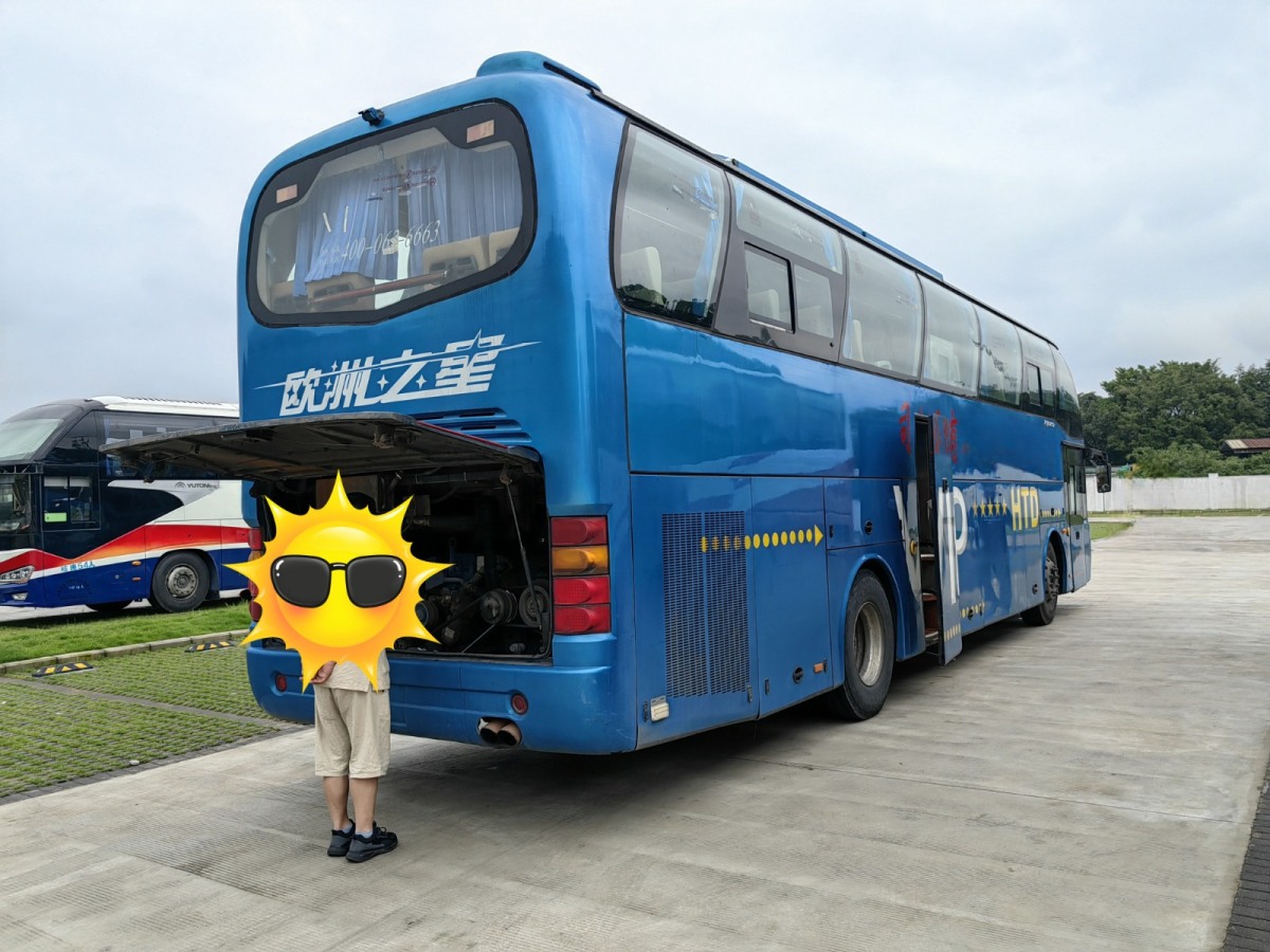 特價(jià)粵牌國四12米55座穗通6120旅游車圖片