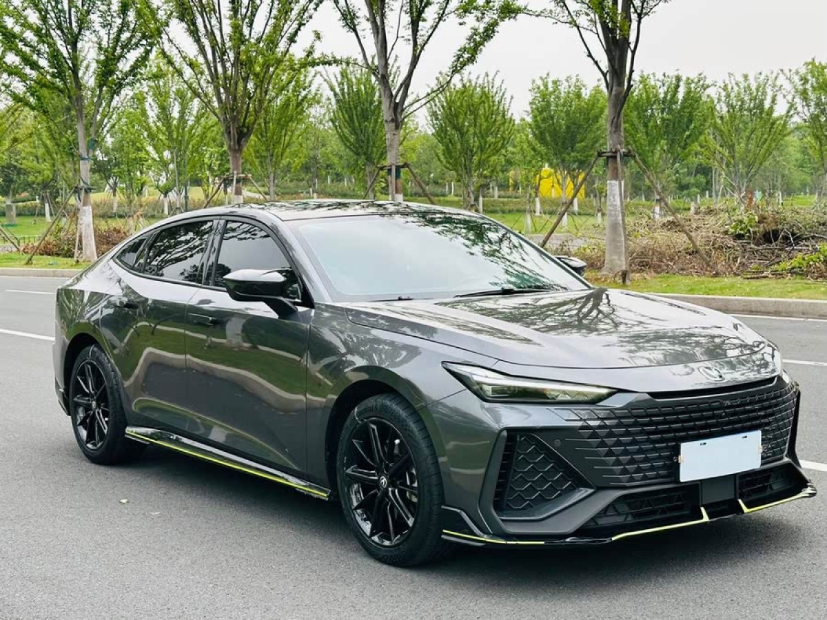 長(zhǎng)安 長(zhǎng)安UNI-V  2023款 2.0T 鋒速版圖片