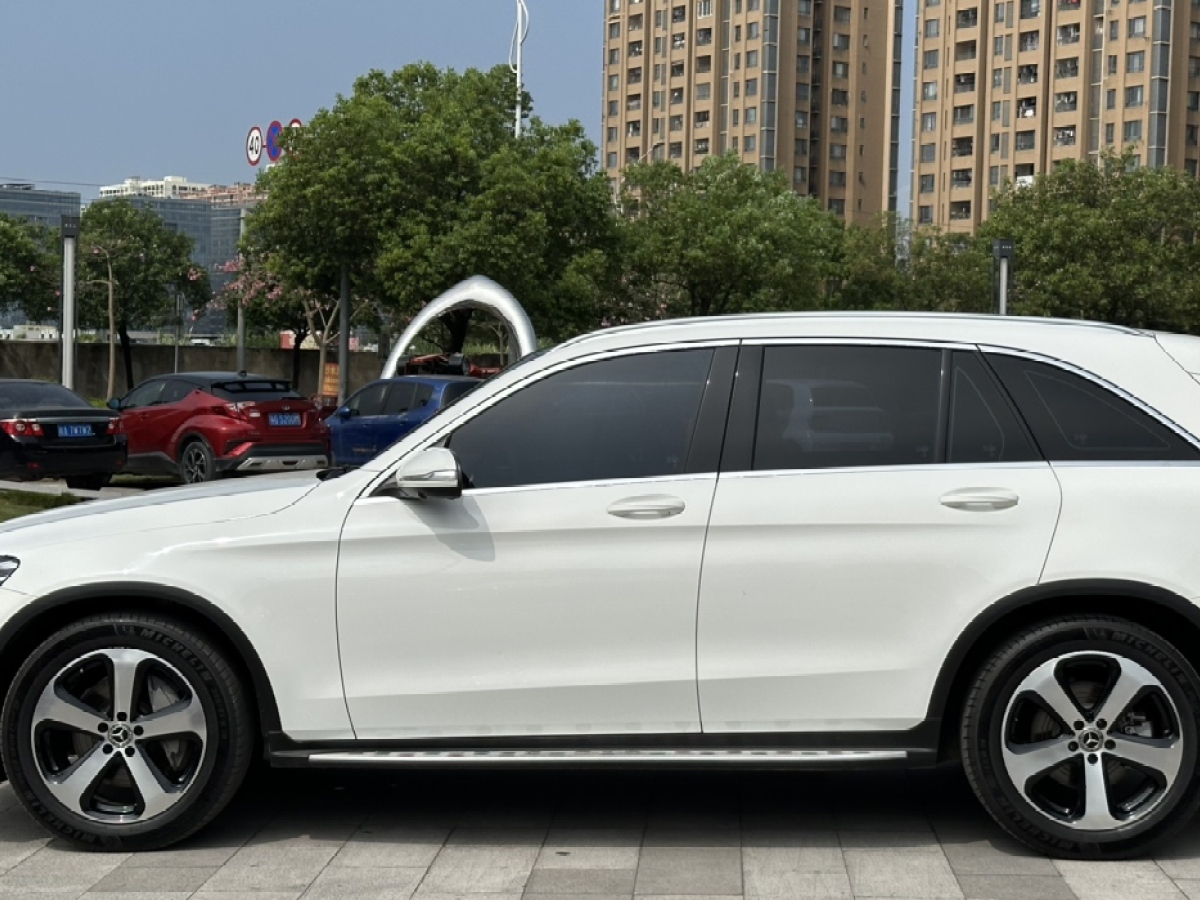 奔馳 奔馳GLC  2018款 改款 GLC 260 4MATIC 動(dòng)感型圖片