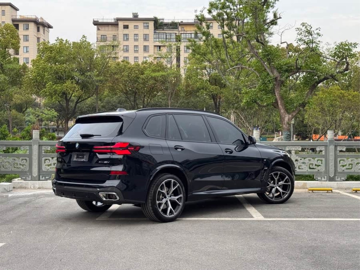 寶馬 寶馬X5  2023款 xDrive 30Li 尊享型M運動曜夜套裝圖片