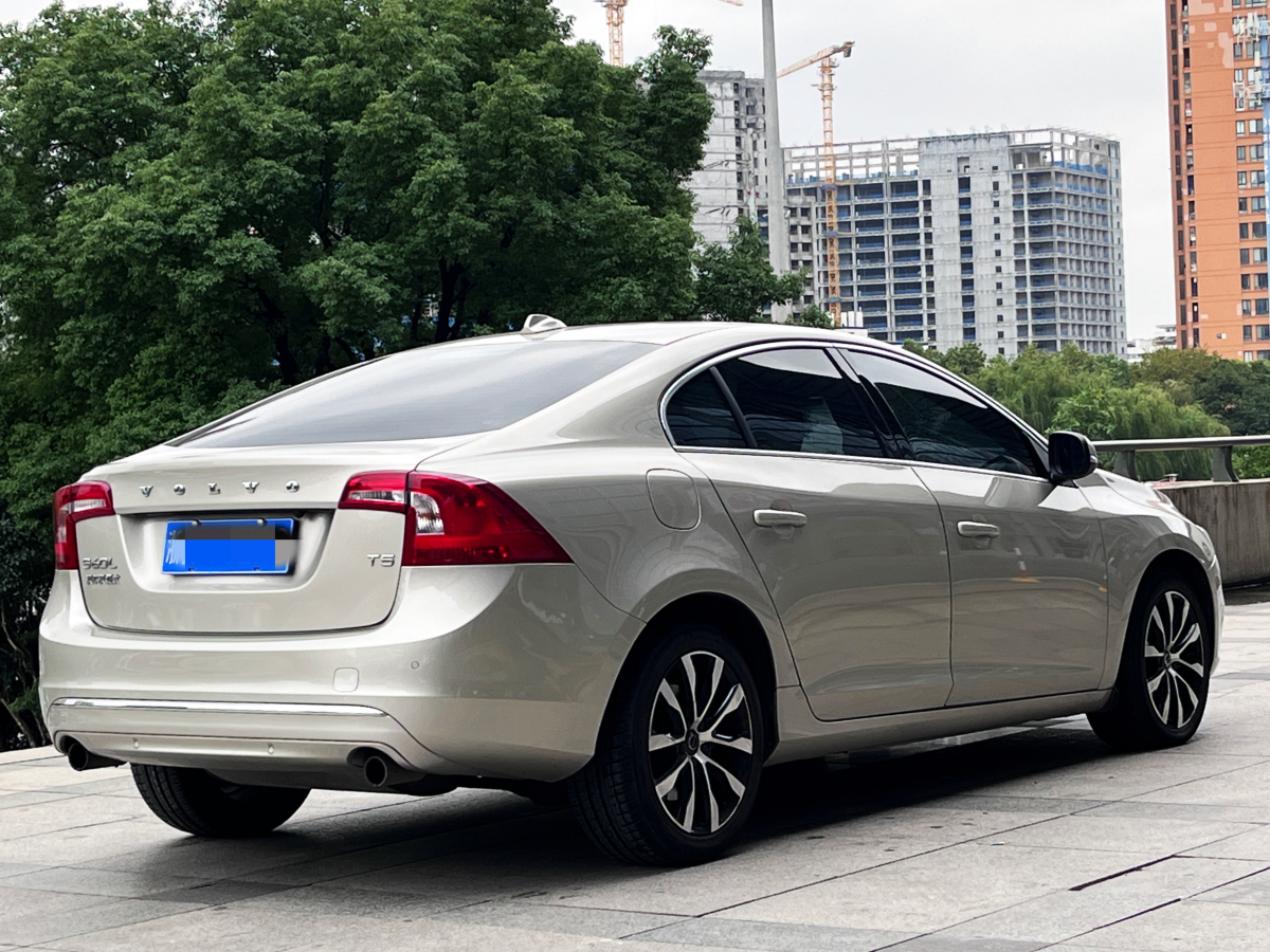 沃爾沃 S60  2014款 2.0T T5 個性運動版(改款)圖片