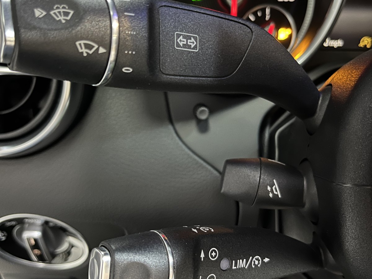 奔驰 奔驰SLC级  2016款 SLC 200 动感型图片