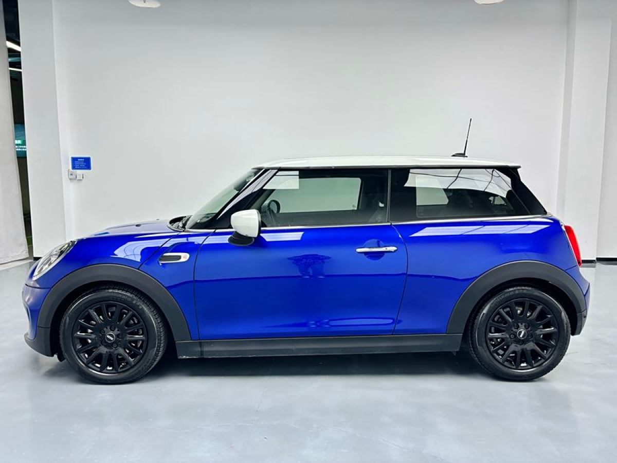 MINI MINI  2020款 1.5T COOPER 經(jīng)典派圖片