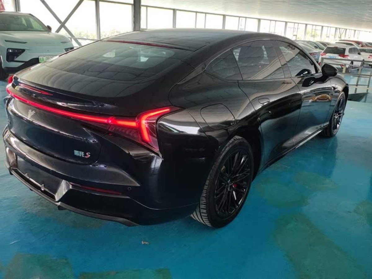 哪吒 哪吒S  2023款 純電 520km 后驅(qū)Lite版圖片