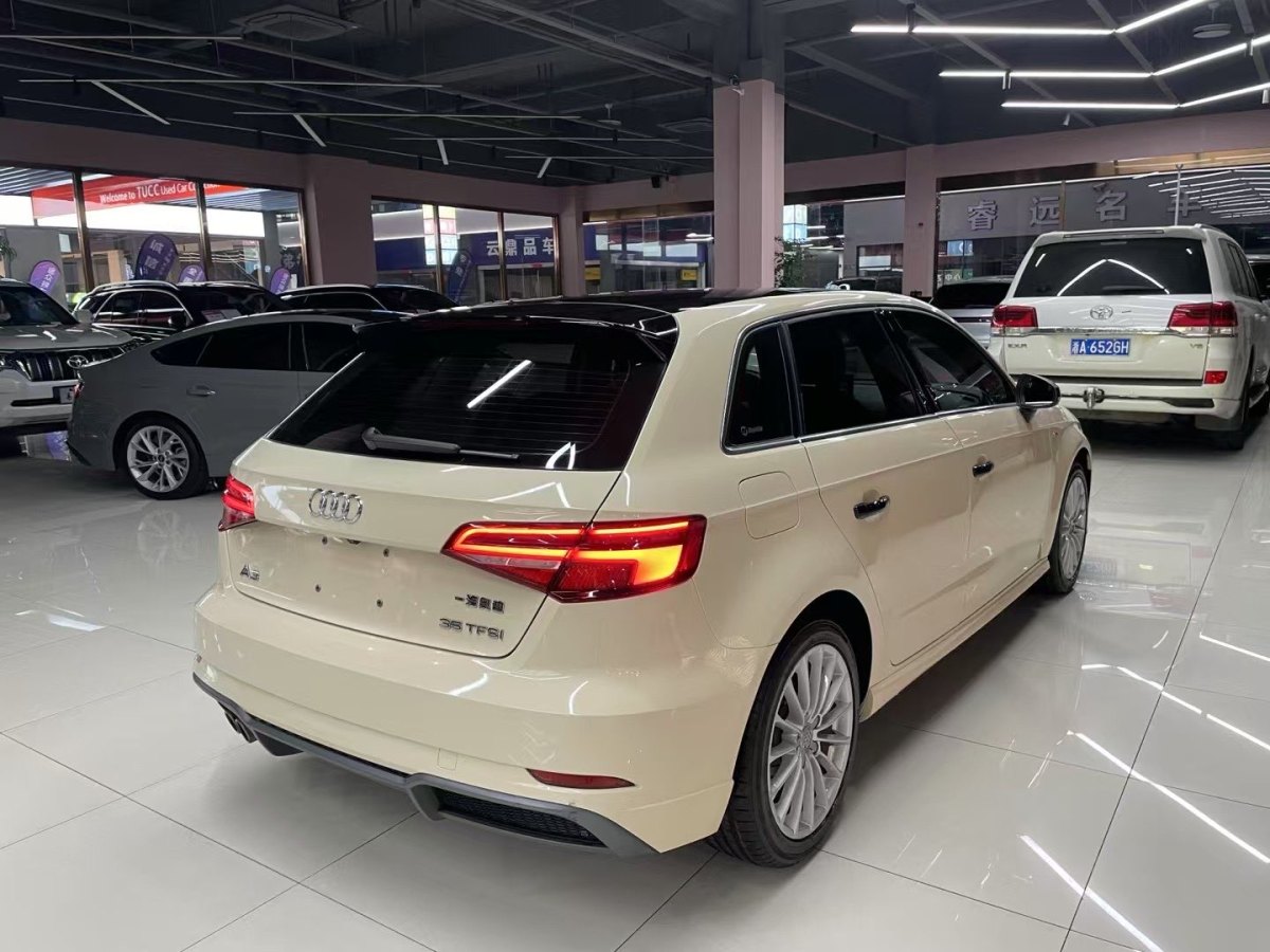 奧迪 奧迪A3  2016款 Sportback 35 TFSI 進(jìn)取型圖片