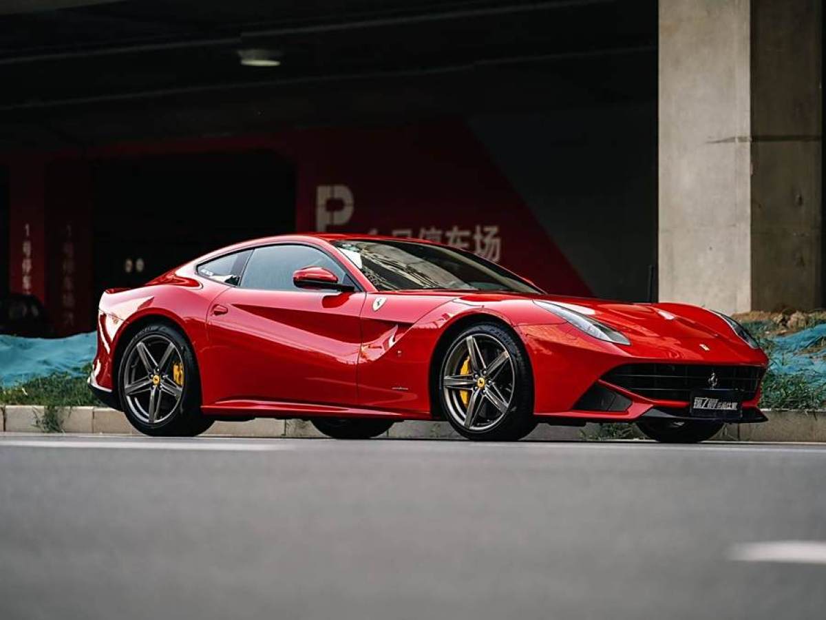 法拉利 F12berlinetta  2013款 6.3L 標(biāo)準(zhǔn)型圖片