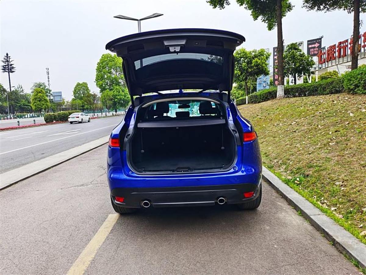 捷豹 F-PACE  2018款 2.0T 四驅(qū)都市尊享版圖片